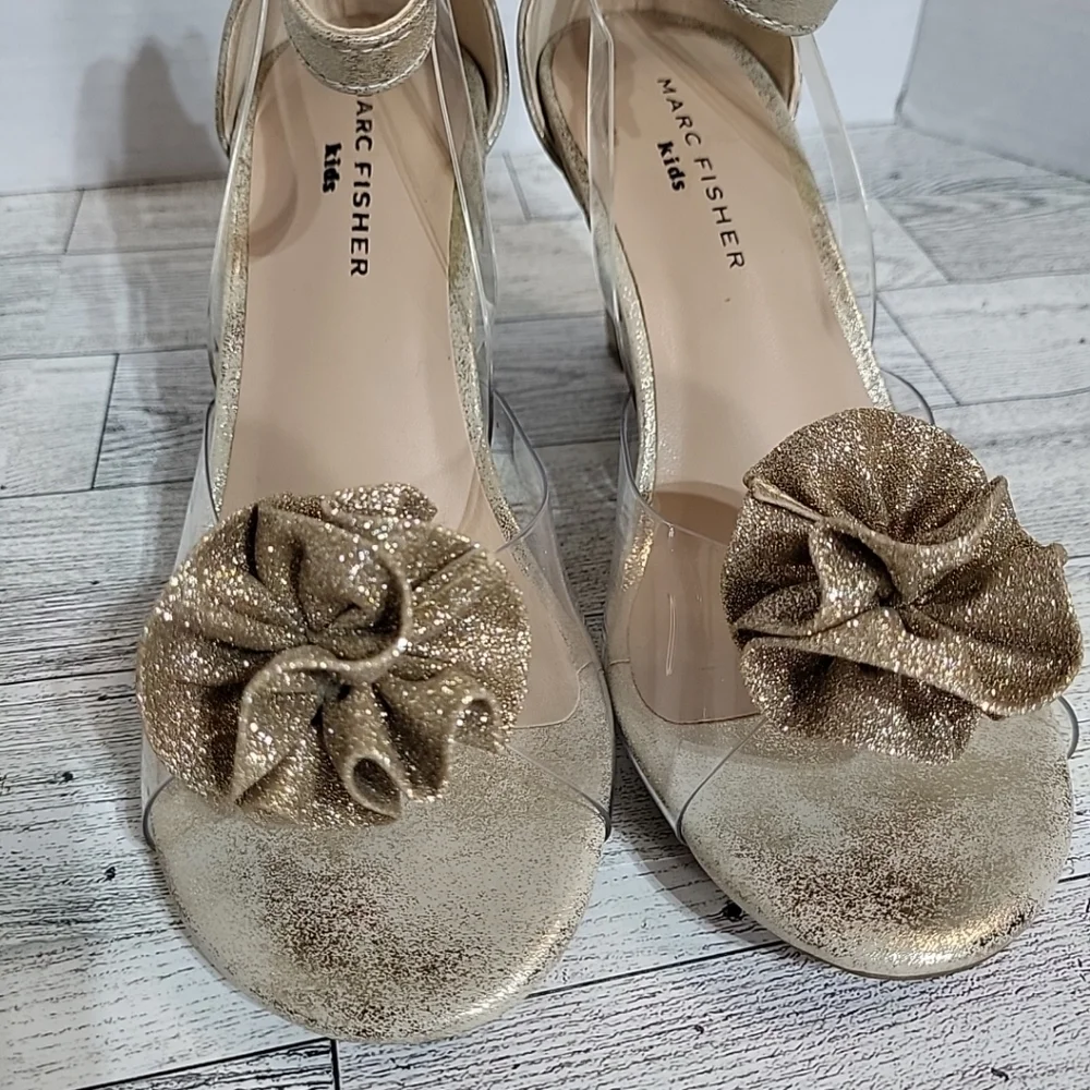 Marc‎ Fisher Kids Size 2 Antique Gold Heel Gold Sparkle Pom Pom Zip Back NWO
